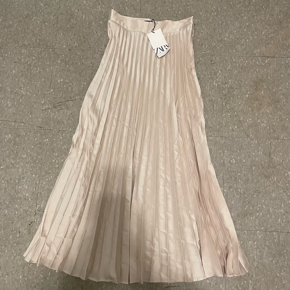 NWT Zara Cream Pleated Maxi Skirt